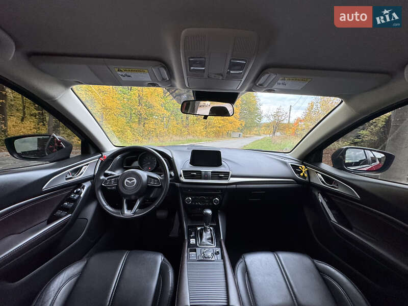 Седан Mazda 3 2018 в Харькове