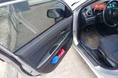 Седан Mazda 3 2004 в 