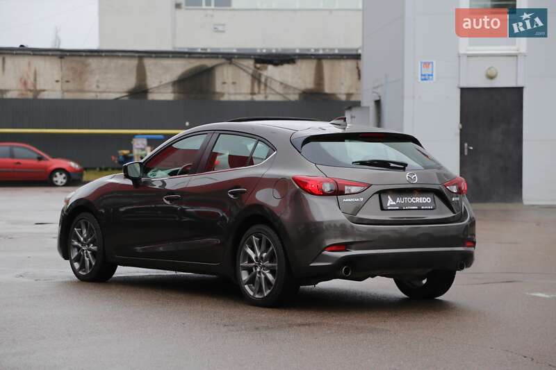Хэтчбек Mazda 3 2017 в Киеве