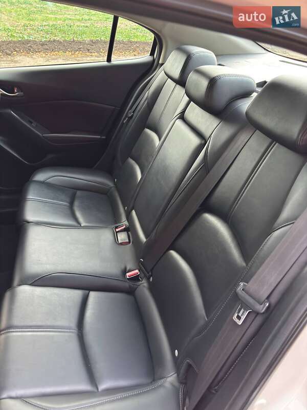 Седан Mazda 3 2016 в Іларіоновому фото 13 Седан Mazda 3 2016 в Іларіоновому