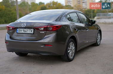 Седан Mazda 3 2015 в 