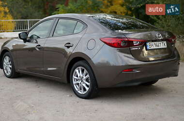 Седан Mazda 3 2015 в 