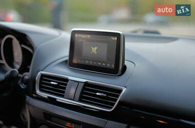 Седан Mazda 3 2015 в 