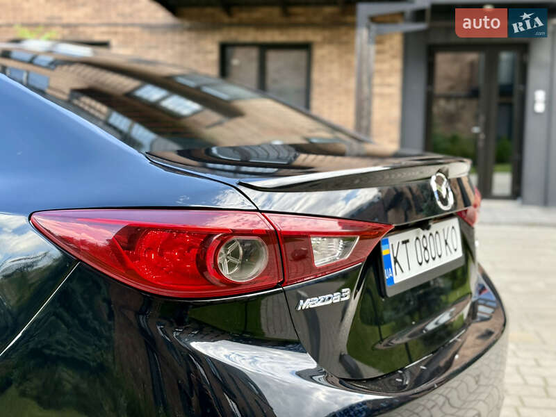 Седан Mazda 3 2013 в Ивано-Франковске