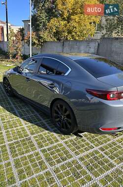 Седан Mazda 3 2023 в 