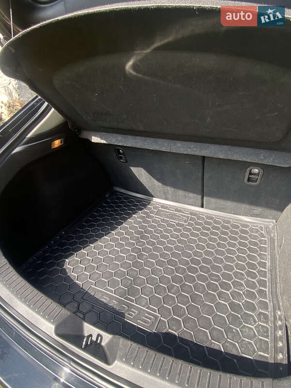 Хетчбек Mazda 3 2016 в Дубні