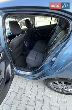Седан Mazda 3 2015 в 