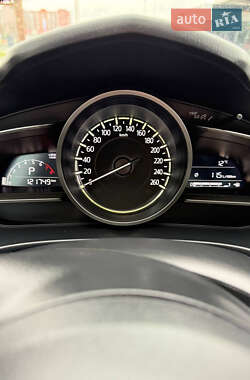 Седан Mazda 3 2017 в 