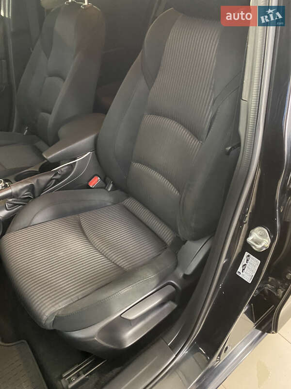 Хэтчбек Mazda 3 2014 в Ивано-Франковске