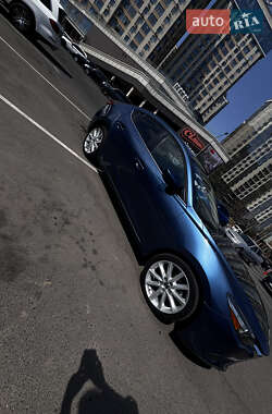 Седан Mazda 3 2016 в 