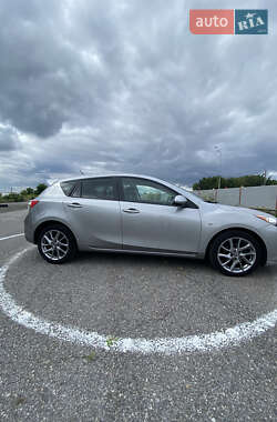 Хэтчбек Mazda 3 2012 в 