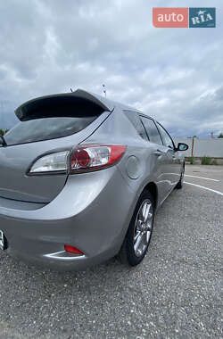 Хэтчбек Mazda 3 2012 в 
