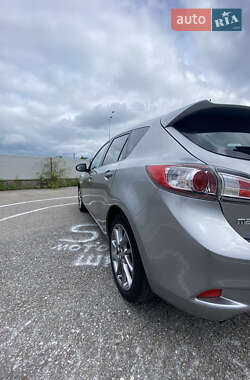 Хэтчбек Mazda 3 2012 в 