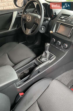 Хэтчбек Mazda 3 2012 в 