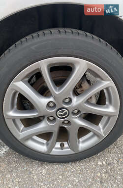 Хэтчбек Mazda 3 2012 в 