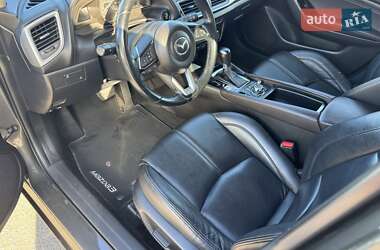 Хэтчбек Mazda 3 2017 в 