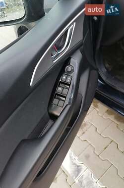 Седан Mazda 3 2017 в 