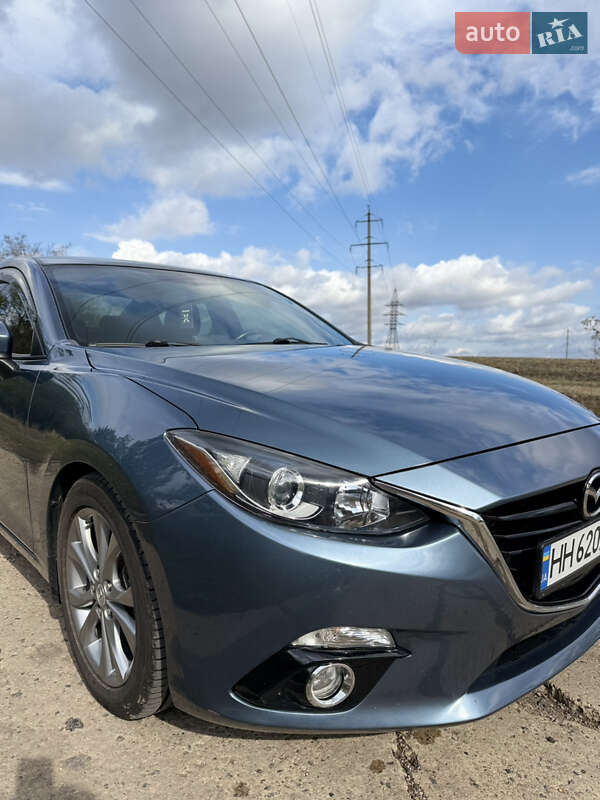 Седан Mazda 3 2016 в Ананьеве