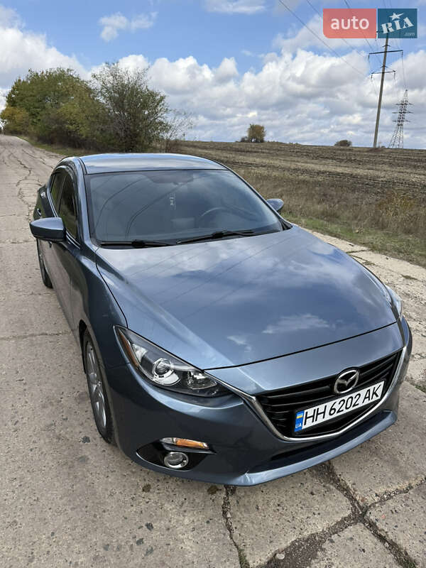 Седан Mazda 3 2016 в Ананьеве