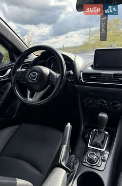 Седан Mazda 3 2016 в 
