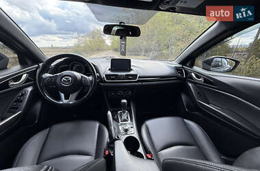 Седан Mazda 3 2016 в 