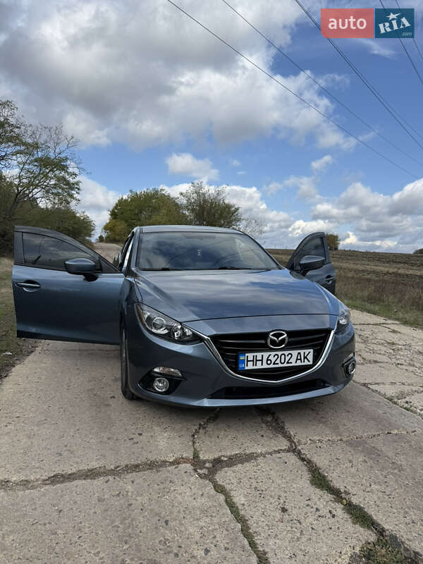 Седан Mazda 3 2016 в Ананьеве