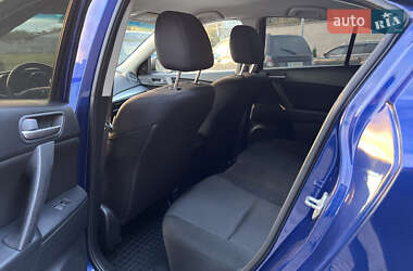 Седан Mazda 3 2013 в 