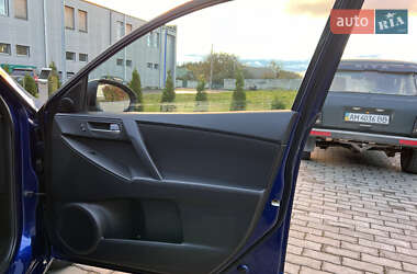Седан Mazda 3 2013 в 