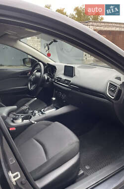 Седан Mazda 3 2015 в 