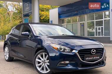 Хэтчбек Mazda 3 2017 в 