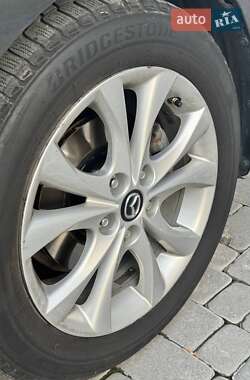 Седан Mazda 3 2014 в  фото 14 Седан Mazda 3 2014 в