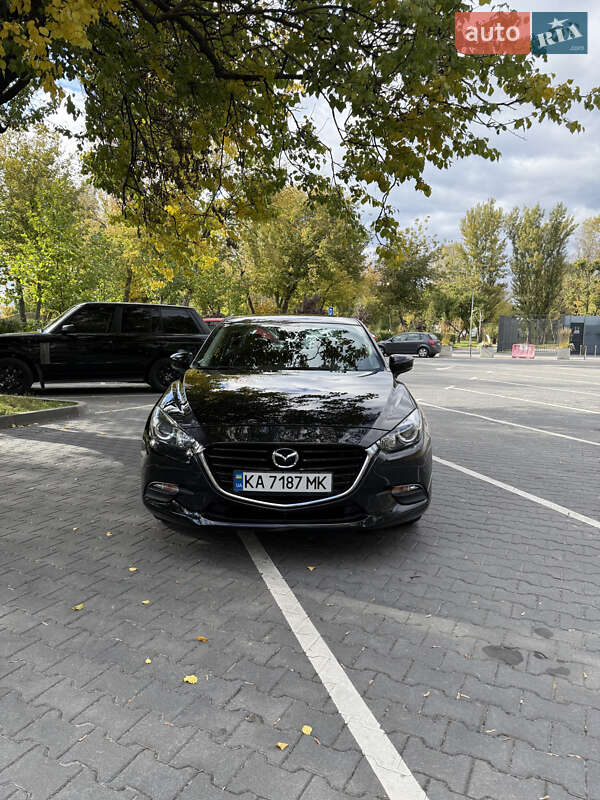 Седан Mazda 3 2018 в Киеве