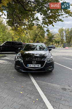 Седан Mazda 3 2018 в 