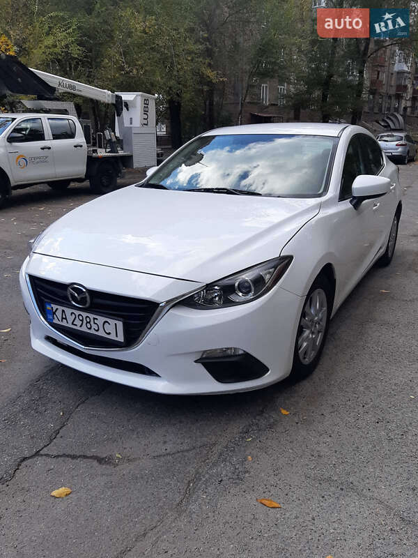 Седан Mazda 3 2015 в Запорожье