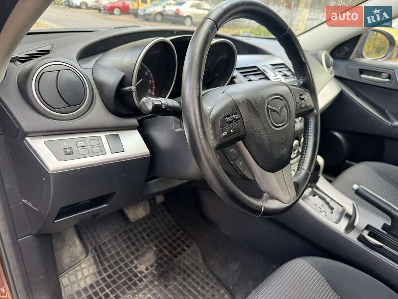 Седан Mazda 3 2011 в Києві