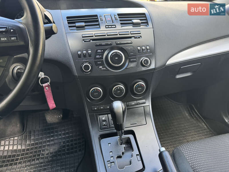 Седан Mazda 3 2011 в Києві