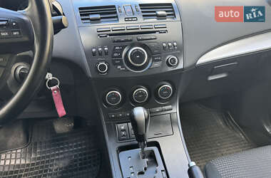 Седан Mazda 3 2011 в 