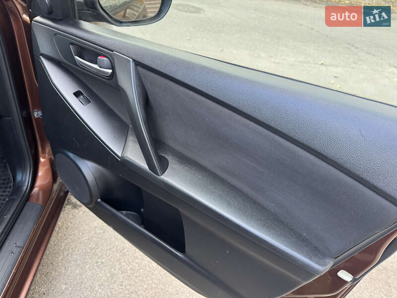 Седан Mazda 3 2011 в Києві