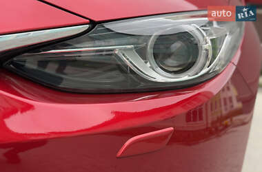 Седан Mazda 3 2014 в 
