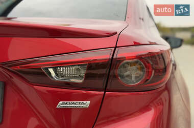 Седан Mazda 3 2014 в 