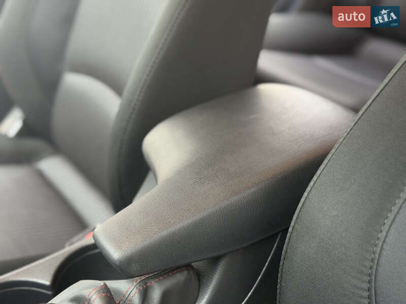 Седан Mazda 3 2014 в Виннице