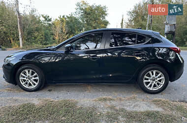 Хэтчбек Mazda 3 2016 в 