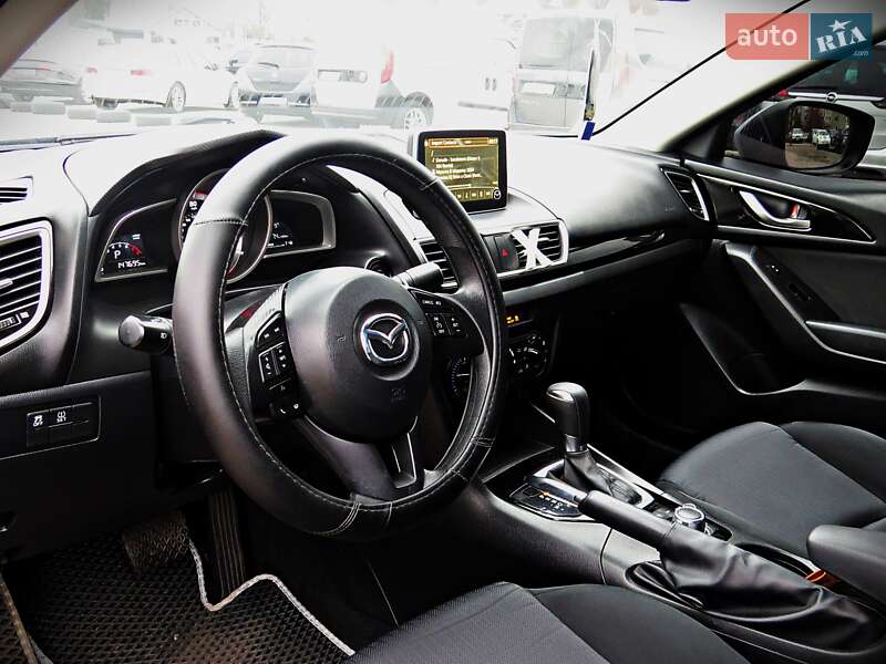 Седан Mazda 3 2015 в Черкассах