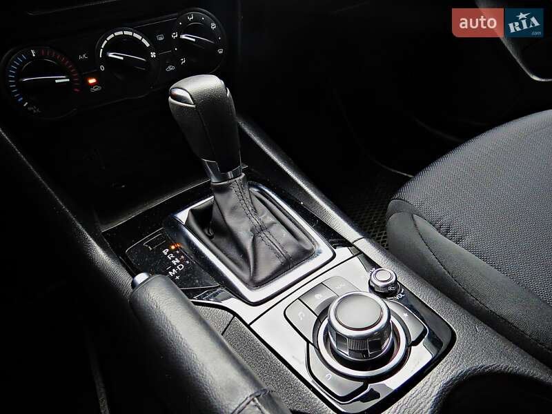 Седан Mazda 3 2015 в Черкассах