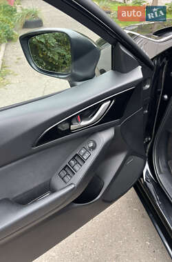Седан Mazda 3 2015 в 