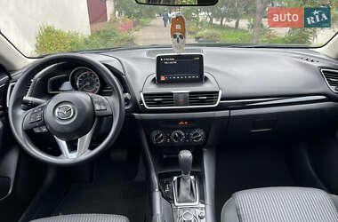 Седан Mazda 3 2015 в 