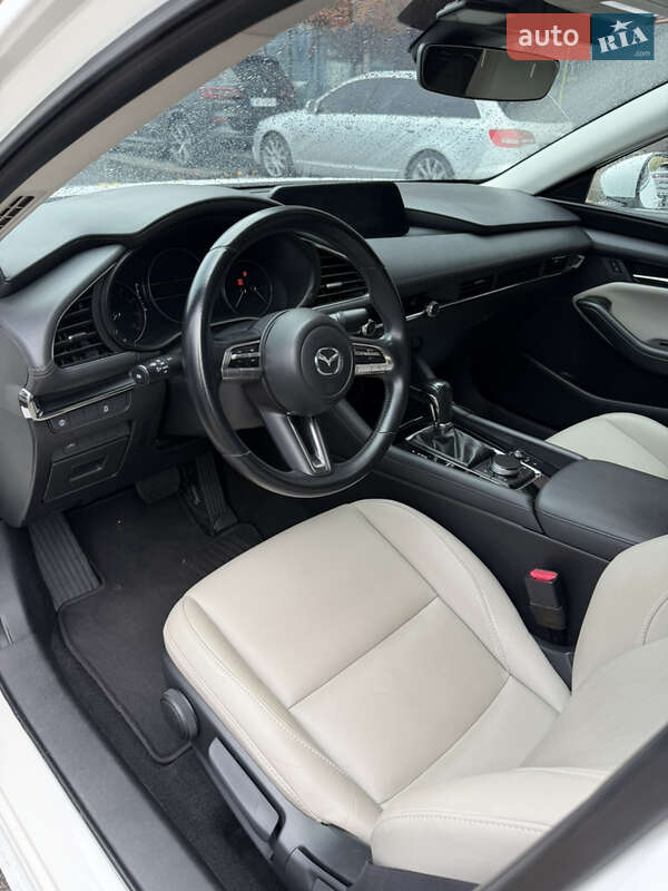 Седан Mazda 3 2019 в Киеве