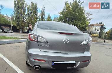 Седан Mazda 3 2013 в  фото 5 Седан Mazda 3 2013 в