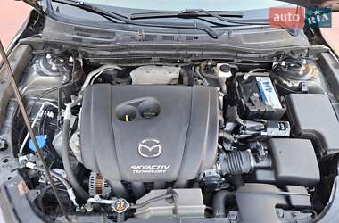 Седан Mazda 3 2018 в Жашківу