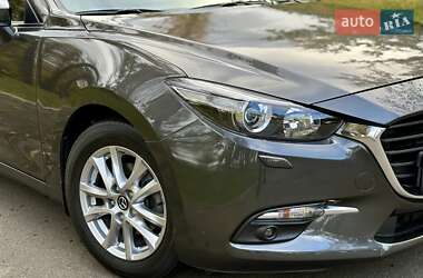 Седан Mazda 3 2017 в  фото 13 Седан Mazda 3 2017 в